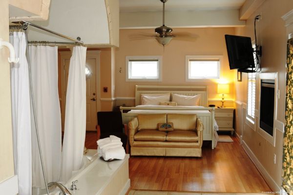 Hotel ACORN HILL LODGE (Lynchburg)